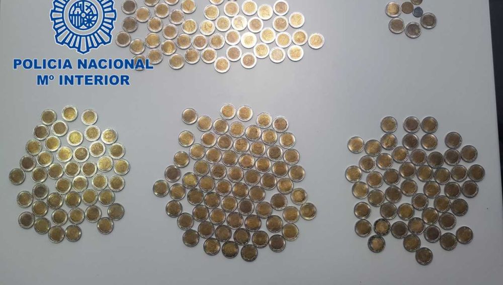 Monedas de 2 euros falsificadas por los detenidos en Elche y Alicante