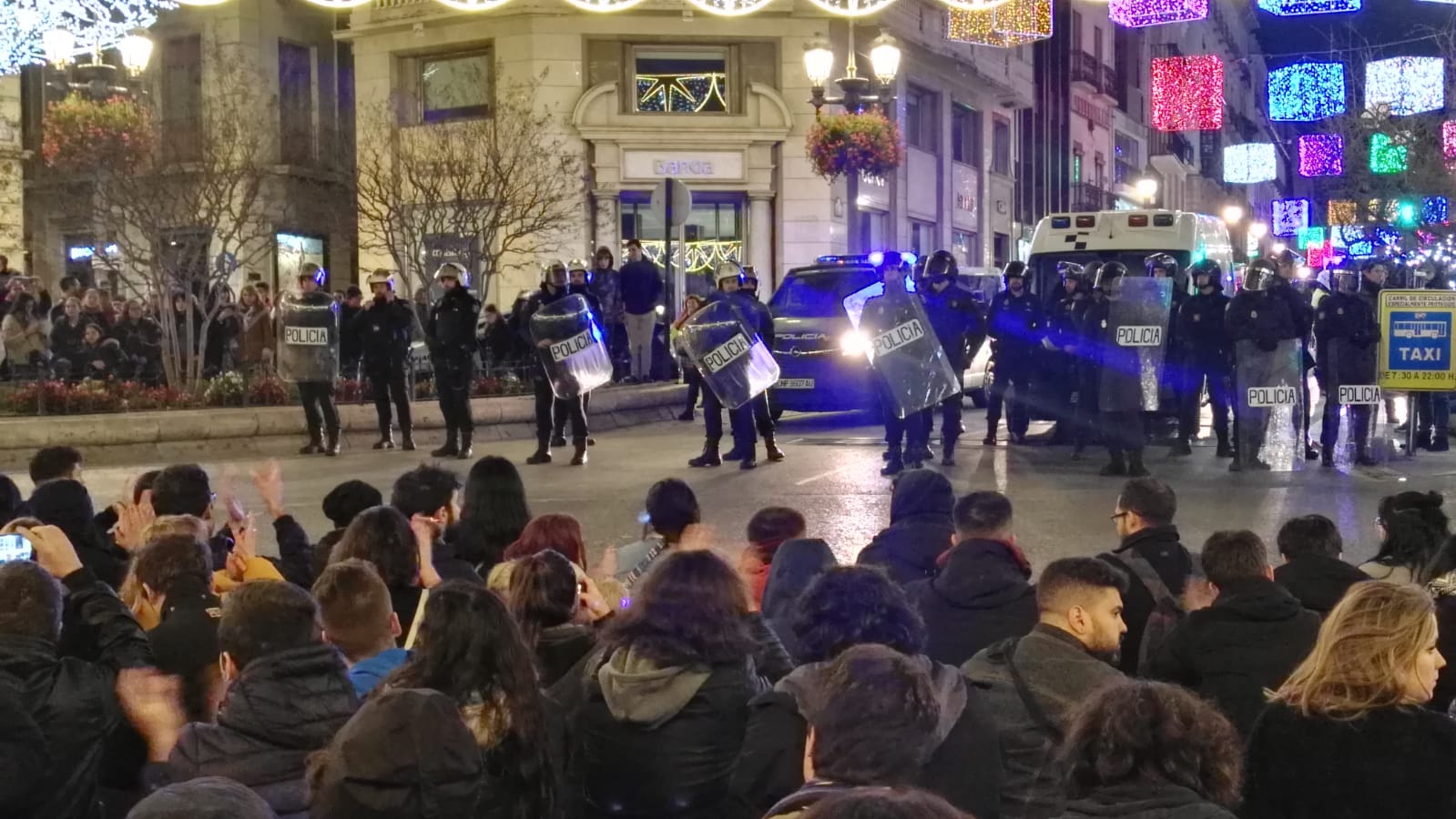 Granada encabeza la manifestación antifascista más numerosa de Andalucía reconvertida en acampada Granada encabeza la manifestación antifascista más numerosa de Andalucía reconvertida en acampada