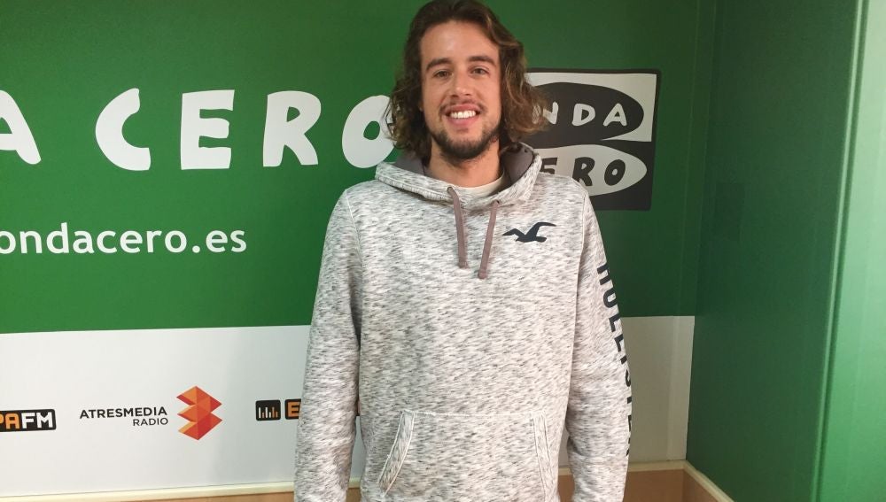El extremo ilicitano Aitor García abandonará el Club Balonmano Elche para firmar por el Agustinos Alicante.