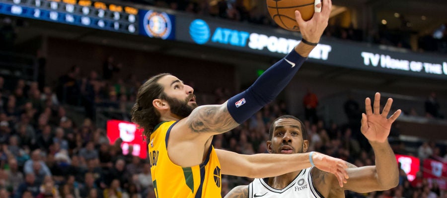 Ricky Rubio realiza una bandeja ante los Spurs Ricky Rubio realiza una bandeja ante los Spurs