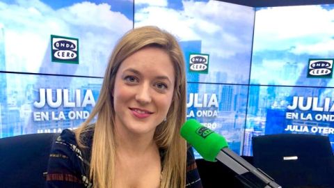 La doctora Paloma Borreg&oacute;n en Julia en la onda
