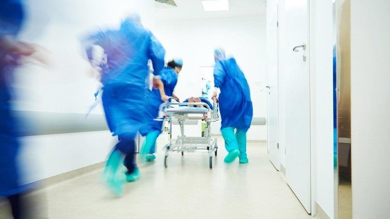 Fallece en el hospital una niña de unos 22 meses tras ahogarse en una piscina Fallece en el hospital una niña de unos 22 meses tras ahogarse en una piscina