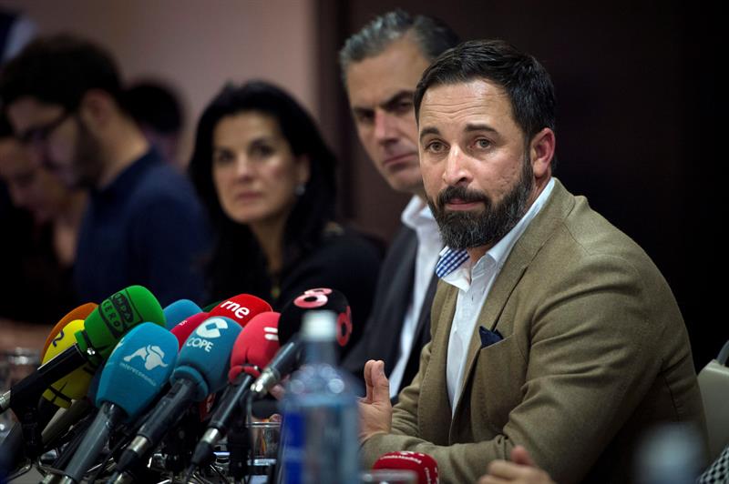 Vox afirma que Rivera "desprecia" a sus votantes por tildarle de "populista" Vox afirma que Rivera "desprecia" a sus votantes por tildarle de "populista"