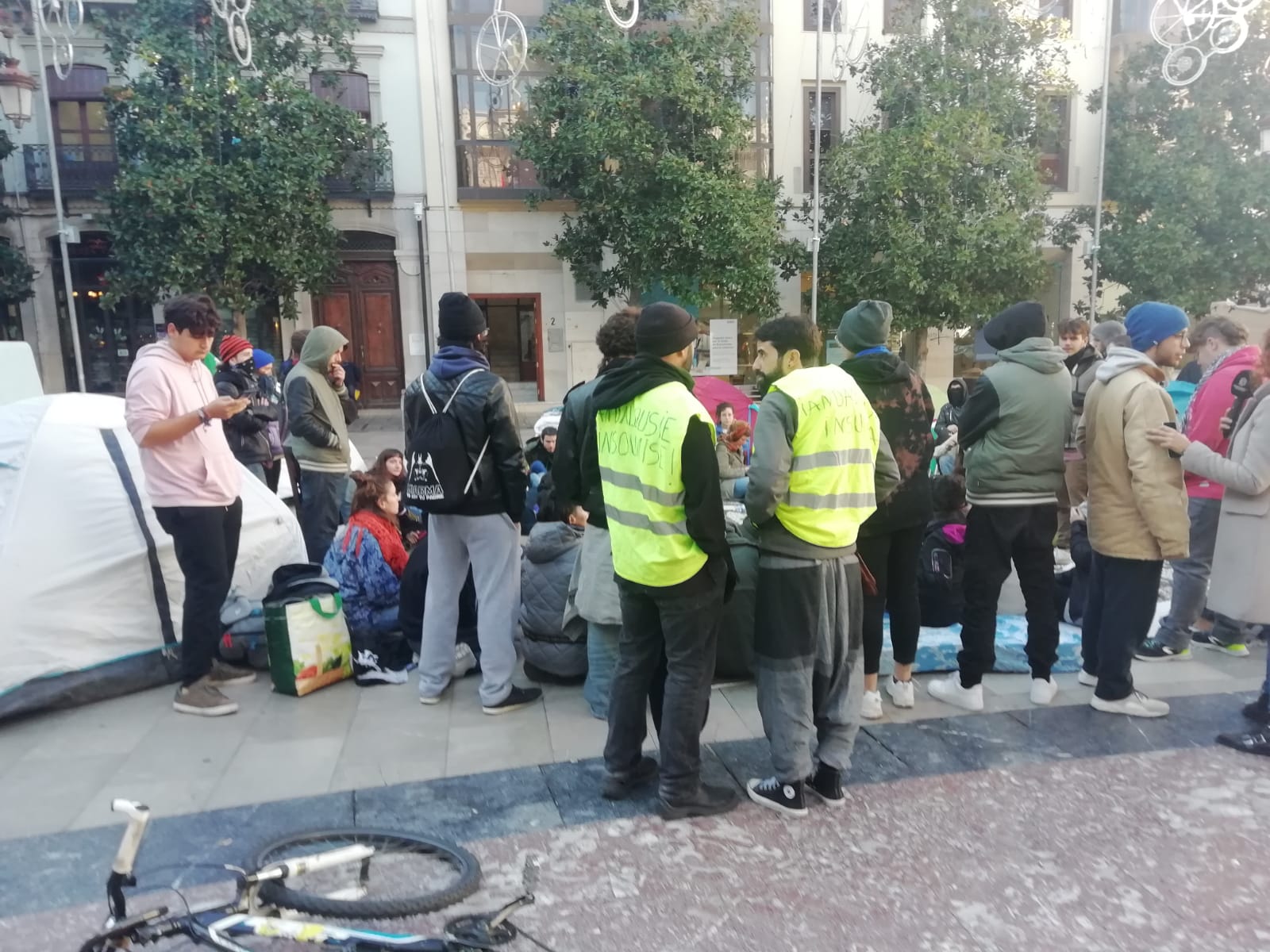 3D, el movimiento que acampa frente al Ayuntamiento 3D, el movimiento que acampa frente al Ayuntamiento