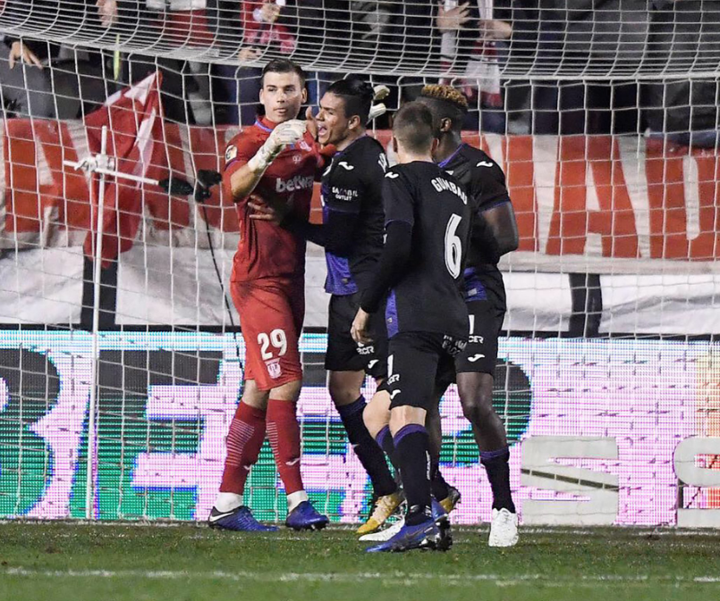 El Leganés vuelve a pedir la cesión de Lunin y Óscar Rodríguez y ata a Jonathan Silva El Leganés vuelve a pedir la cesión de Lunin y Óscar Rodríguez y ata a Jonathan Silva