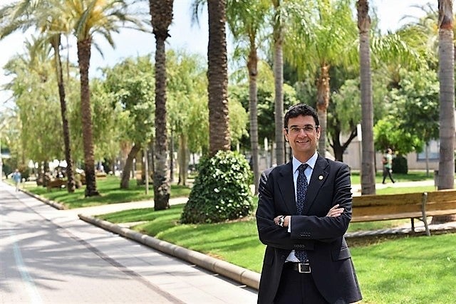 Elche distingue con el Ram d’Or a Francisco José Mora, rector de la Universitat Politècnica de València Elche distingue con el Ram d’Or a Francisco José Mora, rector de la Universitat Politècnica de València