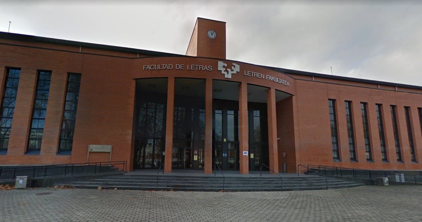 El profesor de Letras del campus de Vitoria acusado de tocamientos y acoso ya no da clases El profesor de Letras del campus de Vitoria acusado de tocamientos y acoso ya no da clases