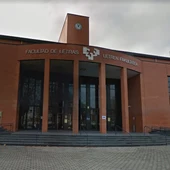 Fachada de la Facultad de Letras de la Universidad de Vitoria Fachada de la Facultad de Letras de la Universidad de Vitoria