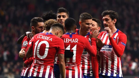 Los jugadores del Atl&eacute;tico de Madrid celebran un gol