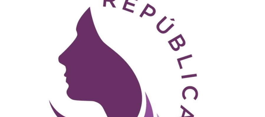 Podemos exhibirá su república ante el rey: un rostro de mujer de color morado Podemos exhibirá su república ante el rey: un rostro de mujer de color morado