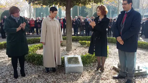 Los representantes de la instituciones han descubierto una placa conmemorativa de la Constitución Los representantes de la instituciones han descubierto una placa conmemorativa de la Constitución