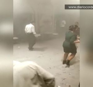 El hermano del novio gasta una broma con un extintor y acaba con su boda El hermano del novio gasta una broma con un extintor y acaba con su boda