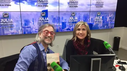 Víctor Amela con Julia Otero en Julia en la Onda Víctor Amela con Julia Otero en Julia en la Onda