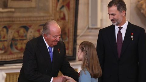 El Rey em&eacute;rito Juan Carlos I, la princesa de Asturias, Leonor de Borb&oacute;n, y el Rey Felipe VI