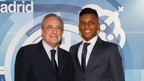 Florentino P&eacute;rez y Rodrygo, en el Bernab&eacute;u