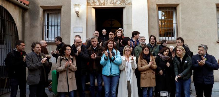 Consellers y diputados soberanistas inician un ayuno solidario de 24 horas Consellers y diputados soberanistas inician un ayuno solidario de 24 horas