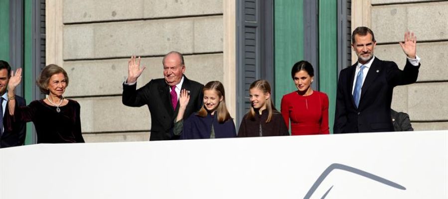 La Familia Real a su llegada al Congreso para los actos del 40 aniversario de la Constitución La Familia Real a su llegada al Congreso para los actos del 40 aniversario de la Constitución