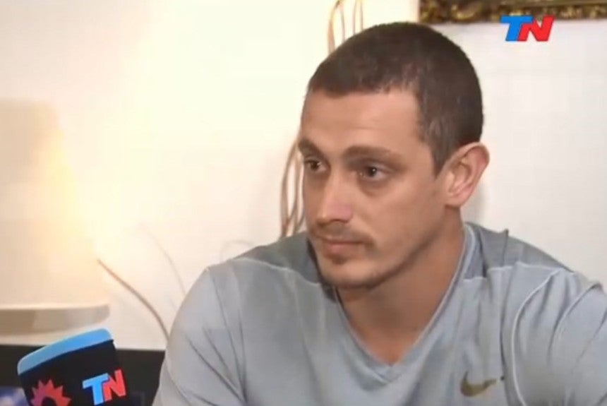 El agresor del autobús de Boca Juniors rompe su silencio: "No pude controlar un impulso del cual me arrepiento" El agresor del autobús de Boca Juniors rompe su silencio: "No pude controlar un impulso del cual me arrepiento"