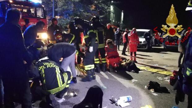 Seis muertos y decenas de heridos tras una estampida en un concierto en Italia Seis muertos y decenas de heridos tras una estampida en un concierto en Italia