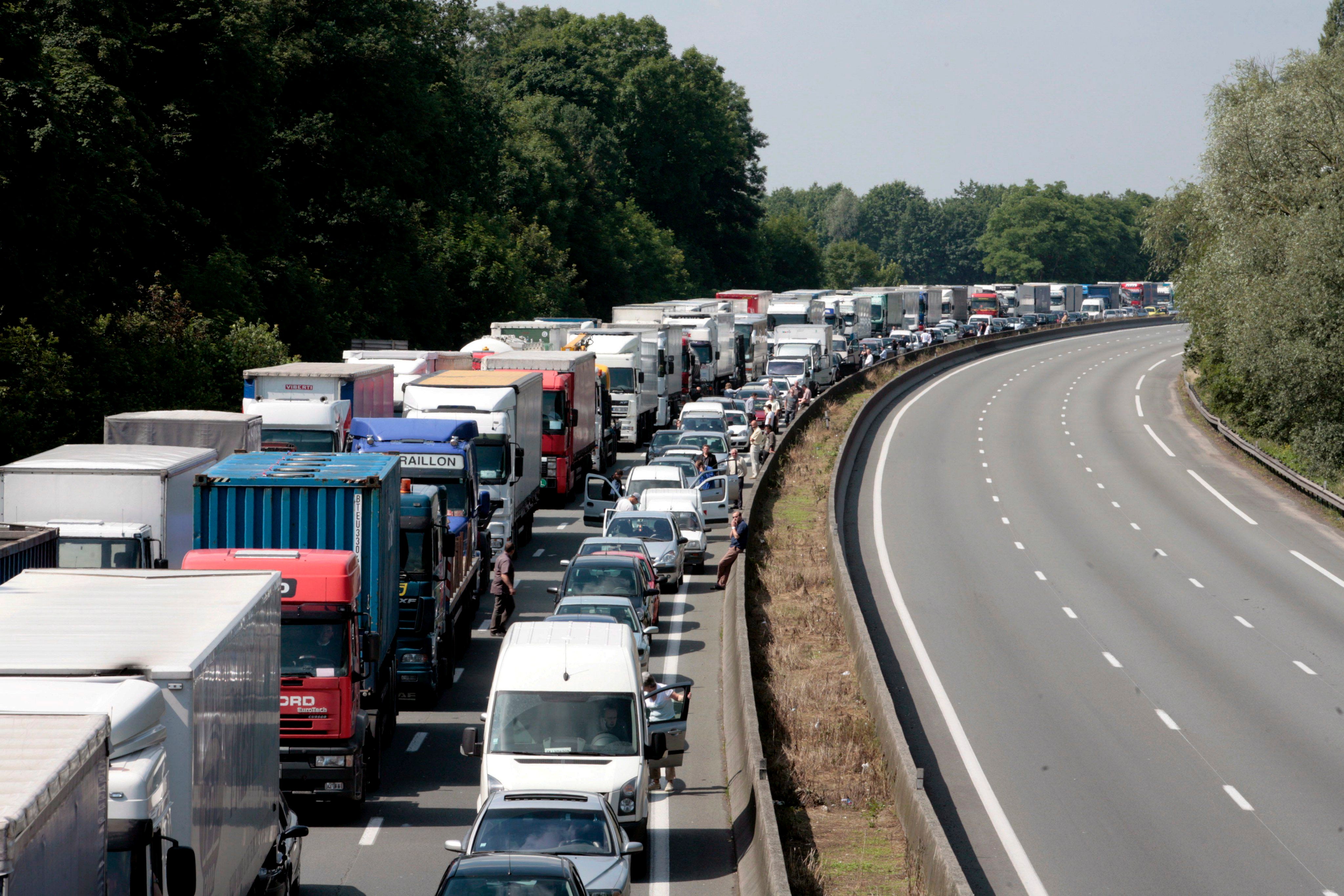 La historia de María Jesús, la filóloga que lo dejó todo por ser camionera La historia de María Jesús, la filóloga que lo dejó todo por ser camionera