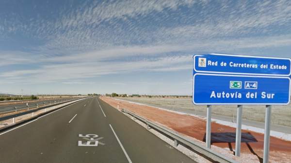 Un fallecido tras ser atropellado por una furgoneta en la A-4 a la altura de Valdepeñas Un fallecido tras ser atropellado por una furgoneta en la A-4 a la altura de Valdepeñas