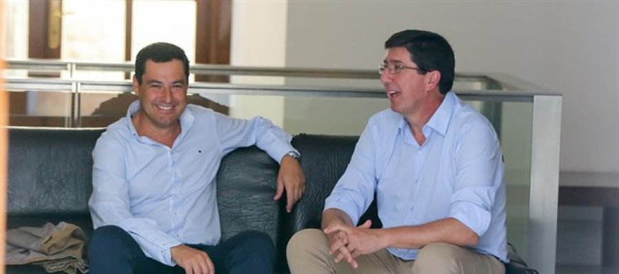 Juanma Moreno y Juan Marín en una imagen de archivo Juanma Moreno y Juan Marín en una imagen de archivo