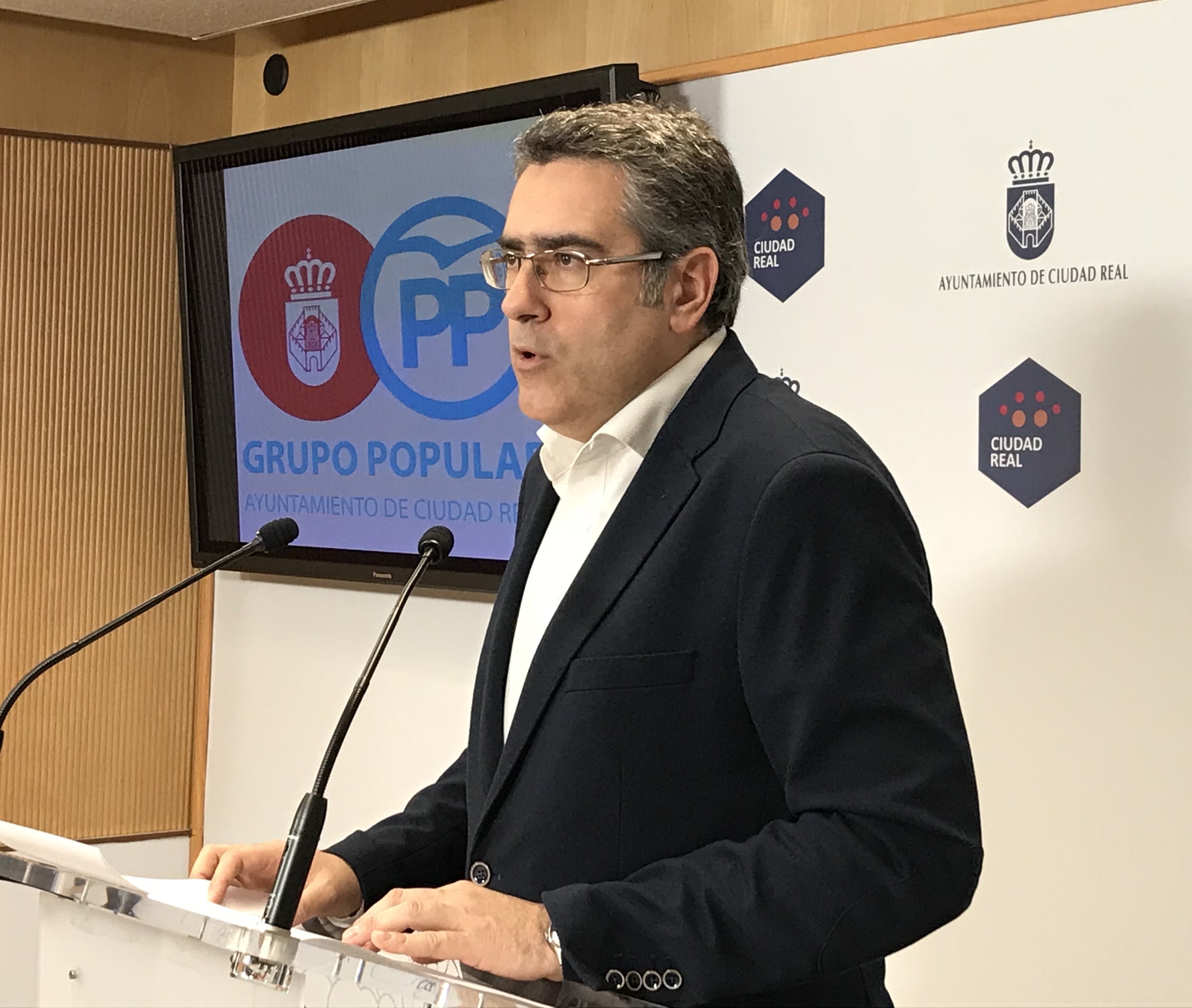 Rodríguez: “El equipo de Gobierno socialista mintió a los vecinos y ahora tendrá que dar explicaciones ante el Defensor del Pueblo” Rodríguez: “El equipo de Gobierno socialista mintió a los vecinos y ahora tendrá que dar explicaciones ante el Defensor del Pueblo”
