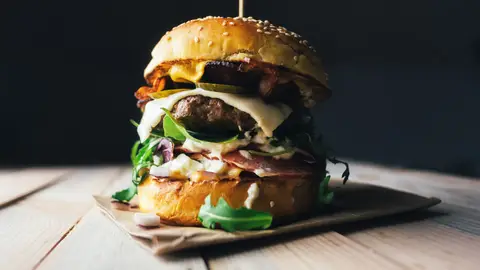 Una hamburguesa deliciosa Una hamburguesa deliciosa