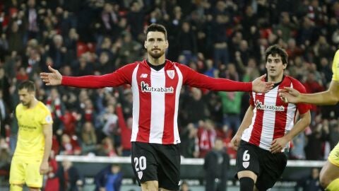 Aduriz celebra su gol contra el Girona