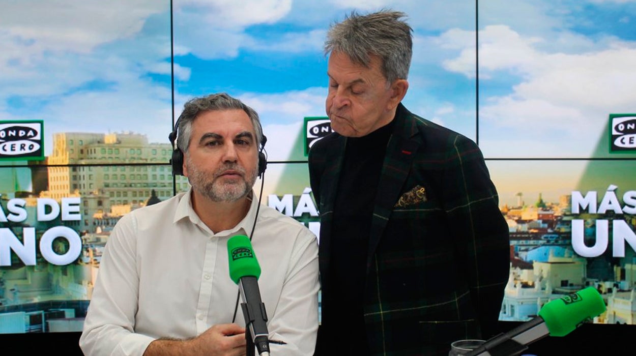 Josemi: "¿Para qué llevan a los bebés a ver las luces de Navidad si están dormidos?" Josemi: "¿Para qué llevan a los bebés a ver las luces de Navidad si están dormidos?"
