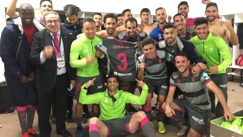 VESTUARIO FELIZ