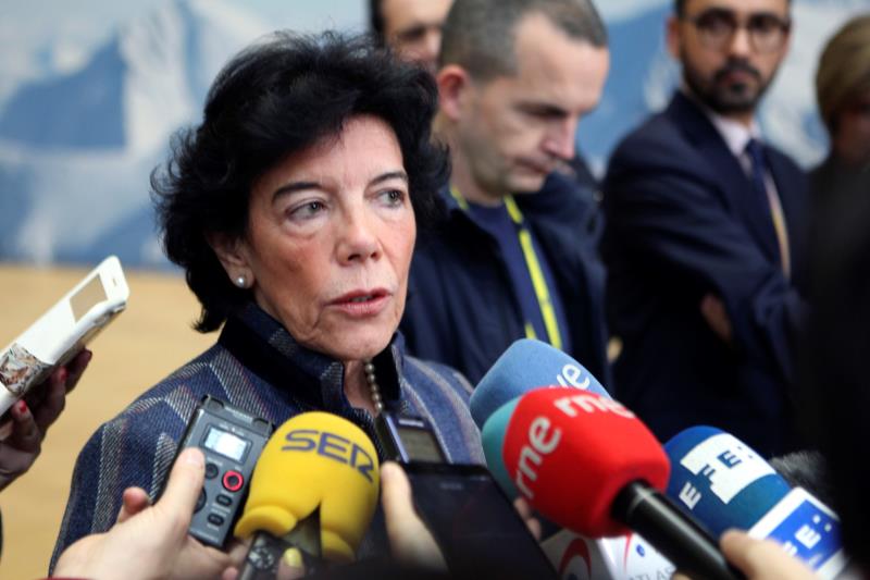 El Gobierno responde a Torra: "Ni Cataluña es Eslovenia, ni España es Serbia" El Gobierno responde a Torra: "Ni Cataluña es Eslovenia, ni España es Serbia"