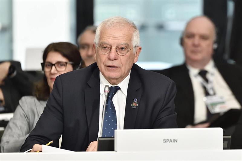 Borrell censura las palabras de Torra sobre el caso esloveno: "Parece que está llamando a una insurrección" Borrell censura las palabras de Torra sobre el caso esloveno: "Parece que está llamando a una insurrección"