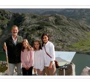 Felicitación navideña de los Reyes y sus hijas Felicitación navideña de los Reyes y sus hijas