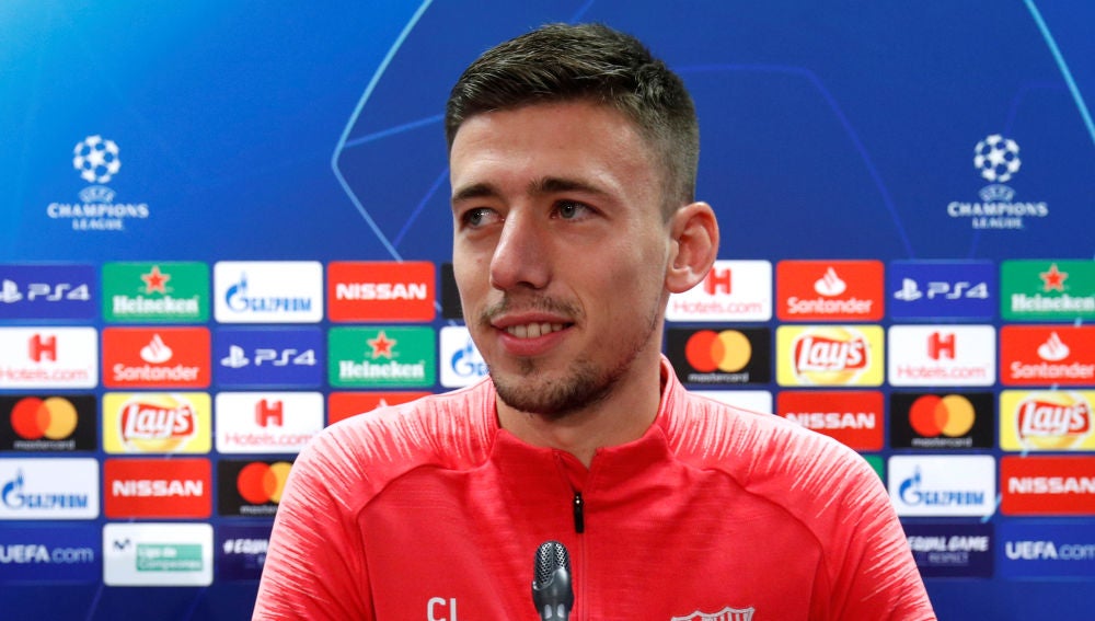 Lenglet comparece ante los medios Lenglet comparece ante los medios