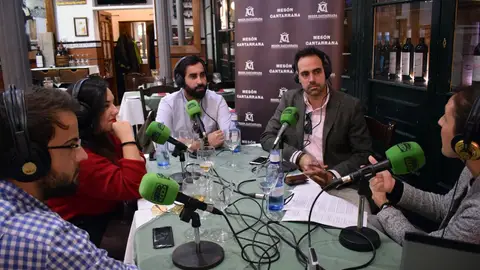Tertulia en el Mesón Cantarrana Tertulia en el Mesón Cantarrana