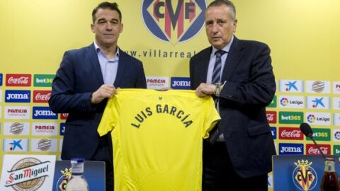 Garc&iacute;a Plaza junto a Roig durante su presentaci&oacute;n