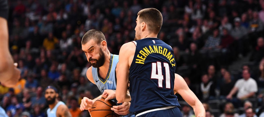 Marc Gasol, en acción ante Juancho Hernangómez Marc Gasol, en acción ante Juancho Hernangómez