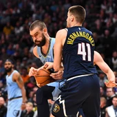 Marc Gasol, en acción ante Juancho Hernangómez Marc Gasol, en acción ante Juancho Hernangómez