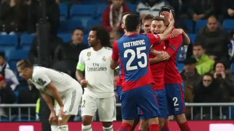 Los jugadores del CSKA celebran uno de los goles contra el Real Madrid Los jugadores del CSKA celebran uno de los goles contra el Real Madrid