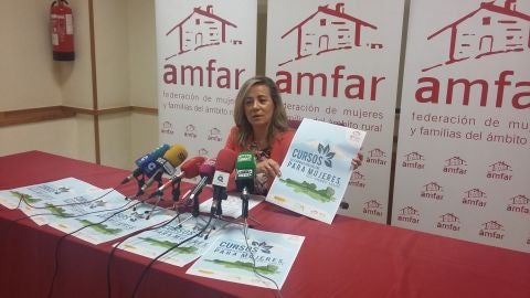 Lola Merino ha presentado los cursos formativos on-line de AMFAR
