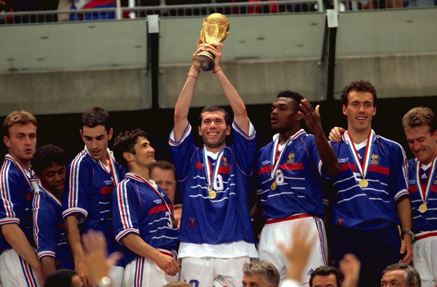 Zidane y la cena en París con los campeones de Francia 98: así están 20 años después Zidane y la cena en París con los campeones de Francia 98: así están 20 años después