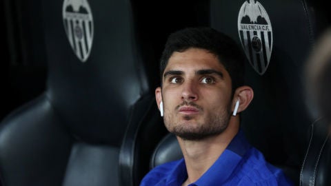 Guedes, en el banquillo del Valencia