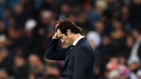 Solari se lleva la mano a la cabeza contra el CSKA