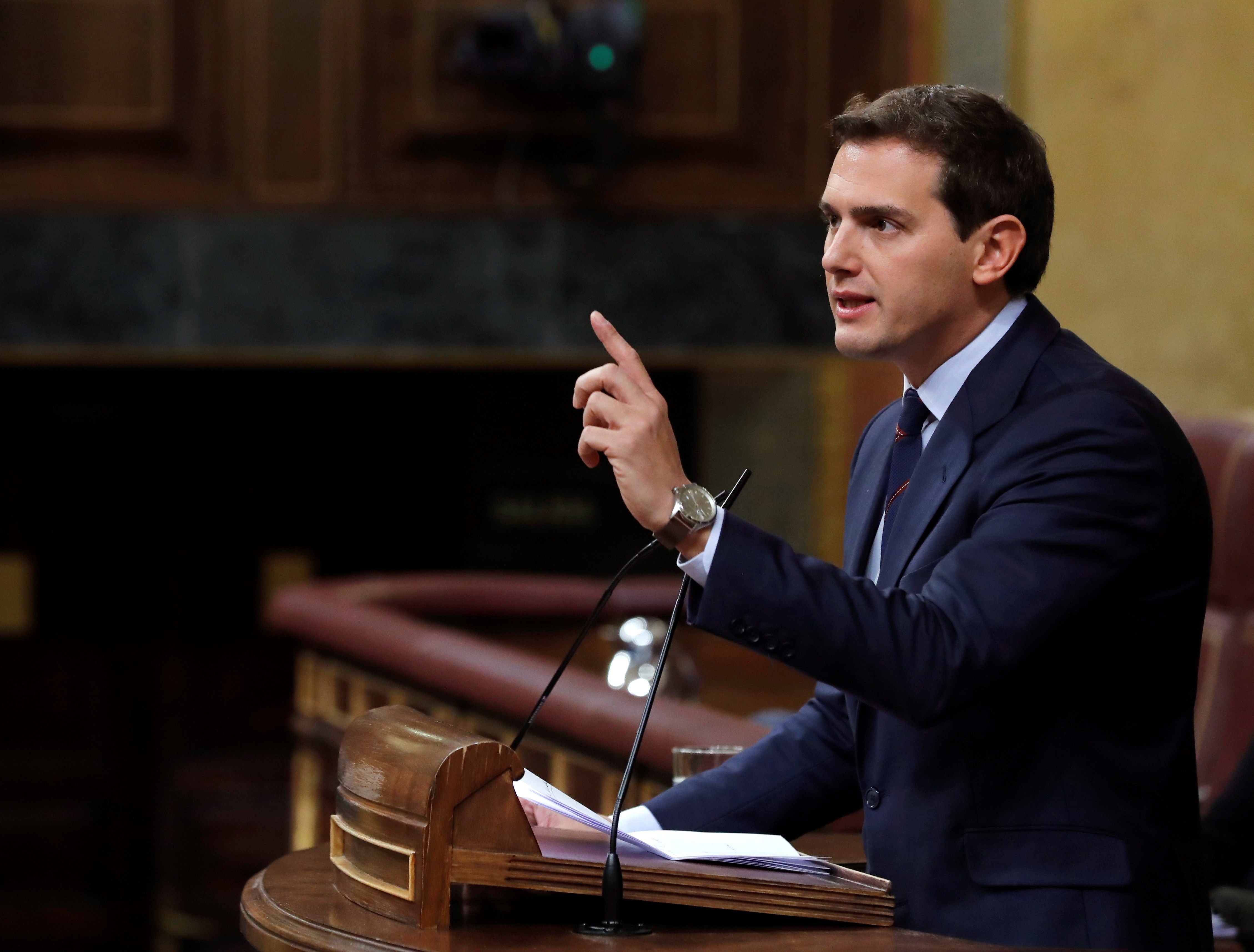 El Supremo rechaza investigar a Rivera por señalar a "maestros separatistas" El Supremo rechaza investigar a Rivera por señalar a "maestros separatistas"