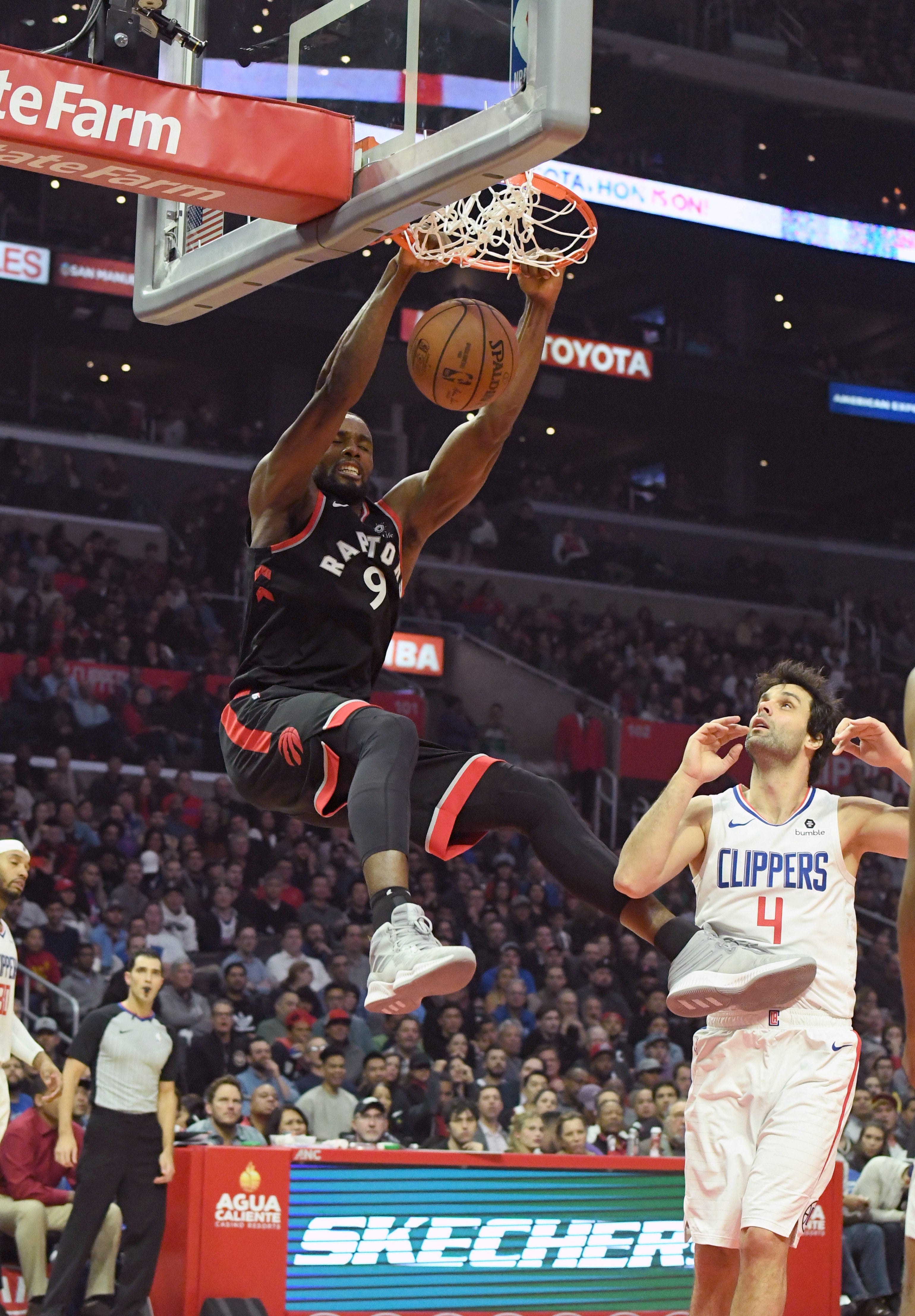 Un gran Serge Ibaka lidera un nuevo triunfo de los Raptors ante los Clippers Un gran Serge Ibaka lidera un nuevo triunfo de los Raptors ante los Clippers
