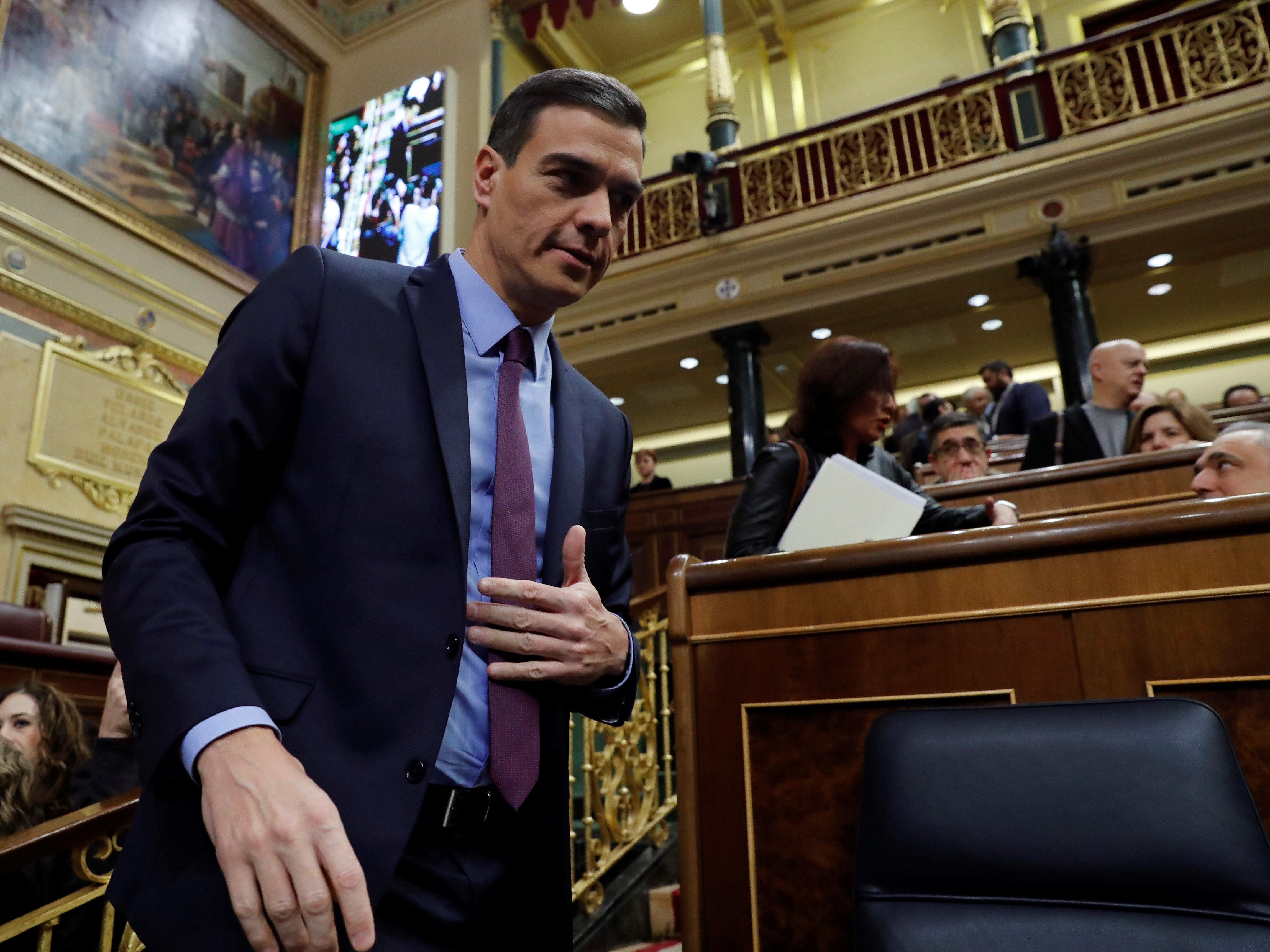 Las preguntas de Amón: "¿Tiene credibilidad Sánchez para convertirse ahora en azote del soberanismo?" Las preguntas de Amón: "¿Tiene credibilidad Sánchez para convertirse ahora en azote del soberanismo?"
