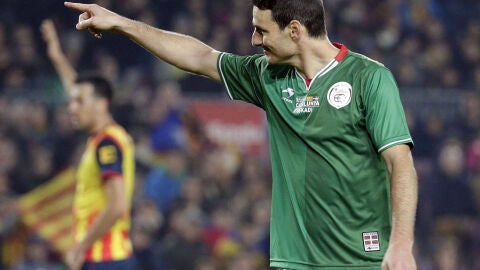 Aduriz celebra un gol de la Euskal Selekzioa a Catau&ntilde;a