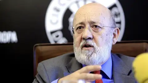 El CIS de Tezanos vuelve a fallar con sus pronósticos para las elecciones en Castilla y León Encuestas electorales