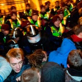 La Policía húngara usa gases lacrimógenos en una protesta contra la ley laboral